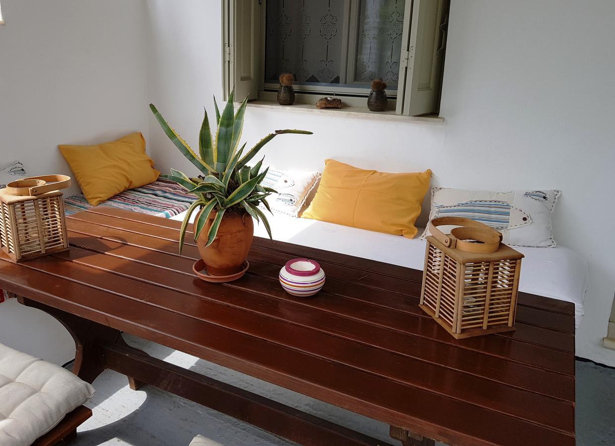 Theo'S Vacation Home Szkírosz Kültér fotó