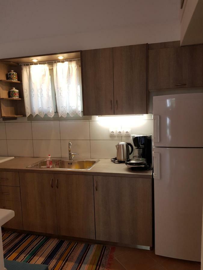 Theo'S Vacation Home Szkírosz Kültér fotó